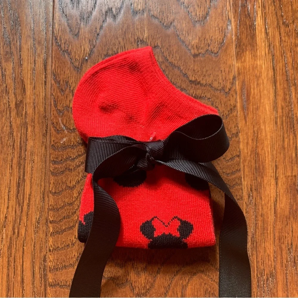 Minnie Mouse Slippers & Sock Gift Set NWT Christmas
